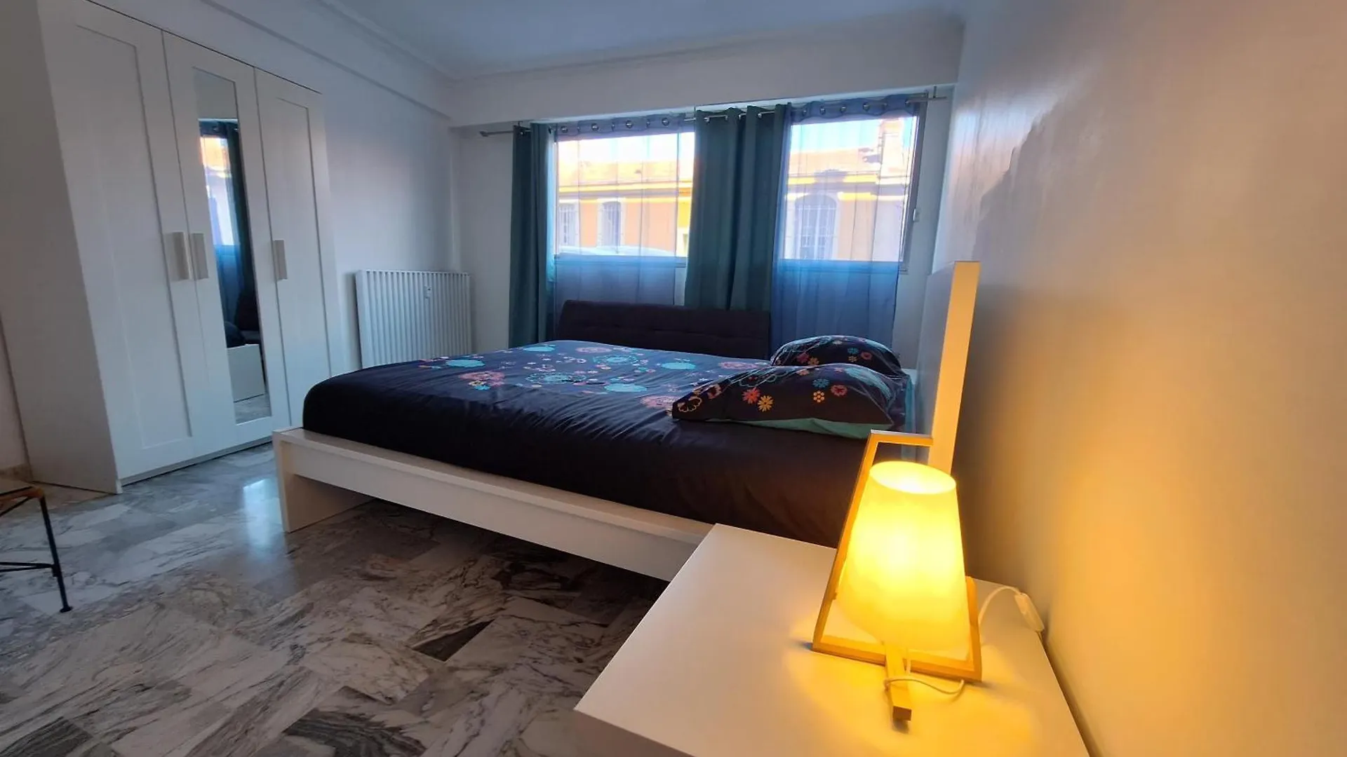 L Alicante Carre D'Or 2 Pieces Terrasse Climatise Menton